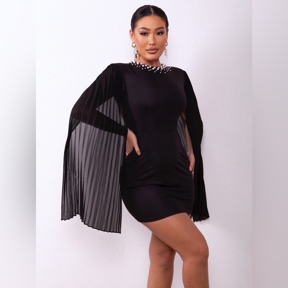 Backless Pearl Detail Pleated Split Sleeve Dress - Picture 3 of 5